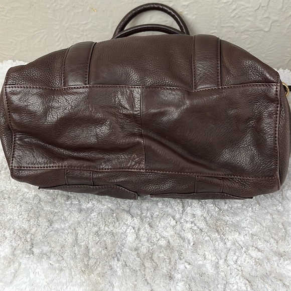 Pour La Victoire Leather Shoulder Bag - Picture 8 of 16